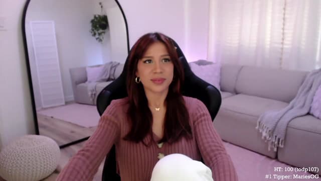 Gallery image thumbnail from Marie's myfreecams stream on, 11/16/2023, 22:43 image 4 of 20