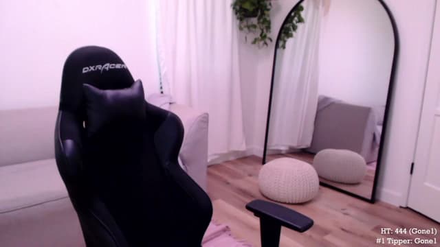 Gallery image thumbnail from Marie's myfreecams stream on, 11/29/2023, 22:27 image 6 of 20