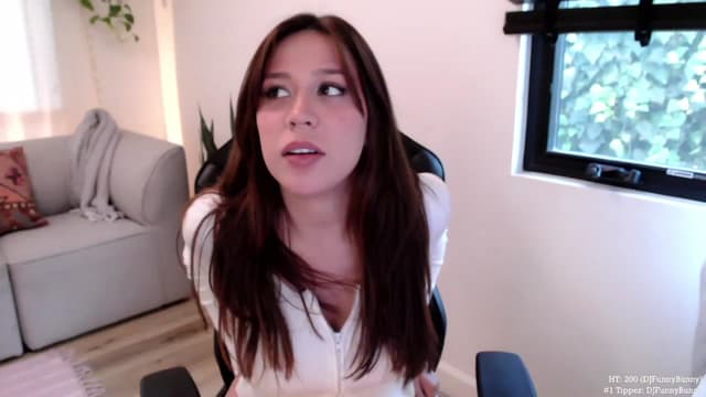 Gallery image thumbnail from Marie's myfreecams stream on, 01/26/2024, 24:56 image 15 of 20