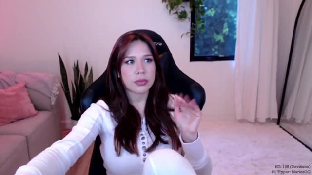 Gallery image thumbnail from Marie's myfreecams stream on, 03/08/2024, 03:05 image 8 of 20