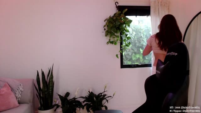 Gallery image thumbnail from Marie's myfreecams stream on, 03/28/2024, 01:38 image 15 of 20
