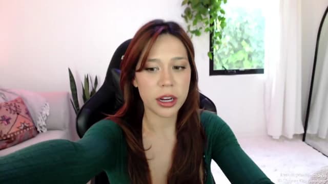 Gallery image thumbnail from Marie's myfreecams stream on, 04/02/2024, 01:32 image 8 of 20