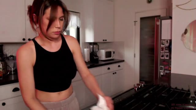 Gallery image thumbnail from Marie's myfreecams stream on, 04/03/2024, 02:24 image 4 of 20