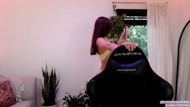 Gallery image thumbnail from Marie's myfreecams stream on, 04/20/2024, 04:17 image 7 of 20
