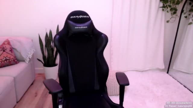 Gallery image thumbnail from Marie's myfreecams stream on, 05/02/2024, 04:06 image 8 of 20