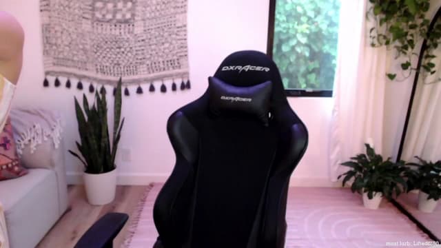 Gallery image thumbnail from Marie's myfreecams stream on, 06/08/2024, 05:08 image 2 of 20