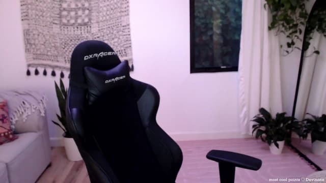 Gallery image thumbnail from Marie's myfreecams stream on, 06/14/2024, 03:51 image 17 of 20