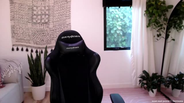 Gallery image thumbnail from Marie's myfreecams stream on, 06/14/2024, 03:51 image 6 of 20