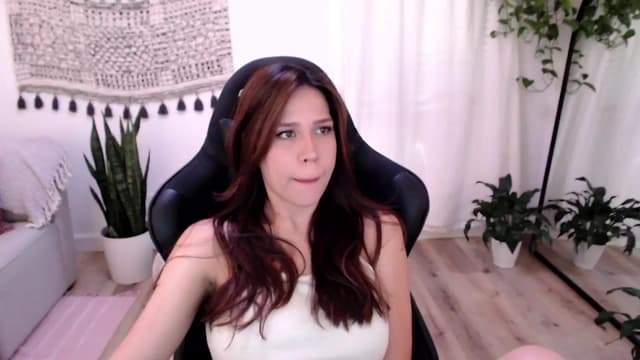 Gallery image thumbnail from Marie's myfreecams stream on, 07/03/2024, 22:38 image 4 of 20