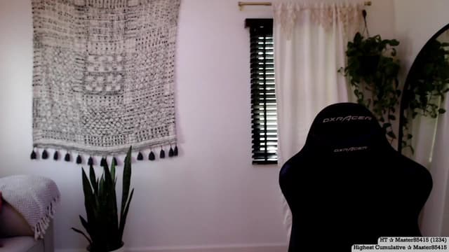 Gallery image thumbnail from Marie's myfreecams stream on, 07/15/2024, 20:12 image 17 of 20