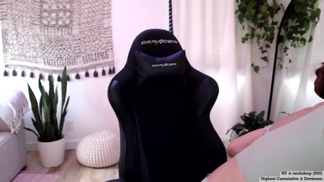 Gallery image thumbnail from Marie's myfreecams stream on, 07/17/2024, 20:19 image 15 of 20