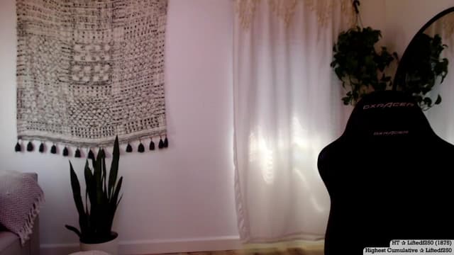 Gallery image thumbnail from Marie's myfreecams stream on, 07/18/2024, 22:19 image 12 of 20