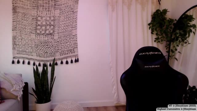 Gallery image thumbnail from Marie's myfreecams stream on, 07/31/2024, 01:11 image 14 of 20