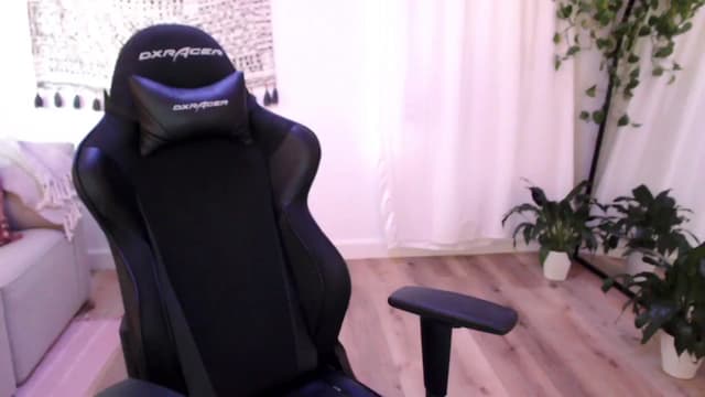 Gallery image thumbnail from Marie's myfreecams stream on, 08/20/2024, 23:28 image 8 of 20