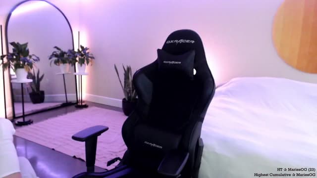 Gallery image thumbnail from Marie's myfreecams stream on, 09/27/2024, 01:02 image 3 of 20
