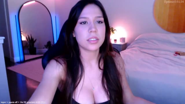 Gallery image thumbnail from Marie's myfreecams stream on, 02/07/2025, 24:52 image 2 of 20