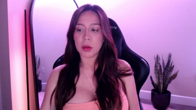 Gallery image thumbnail from Marie's myfreecams stream on, 04/09/2025, 24:35 image 3 of 20