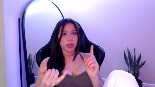 Gallery image thumbnail from Marie's myfreecams stream on, 04/18/2025, 24:04 image 13 of 20