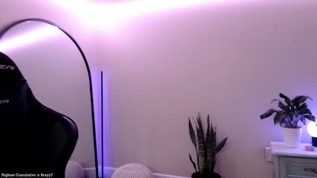 Gallery image thumbnail from Marie's myfreecams stream on, 04/23/2025, 24:05 image 9 of 20