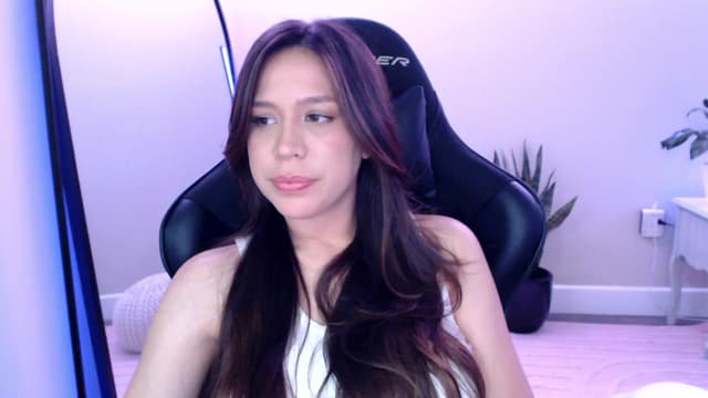Gallery image thumbnail from Marie's myfreecams stream on, 05/02/2025, 23:10 image 19 of 20