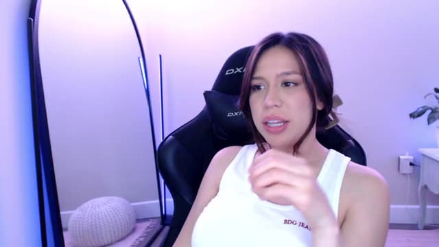 Gallery image thumbnail from Marie's myfreecams stream on, 05/02/2025, 23:10 image 15 of 20
