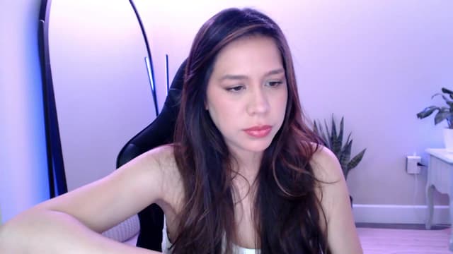 Gallery image thumbnail from Marie's myfreecams stream on, 05/02/2025, 23:10 image 4 of 20