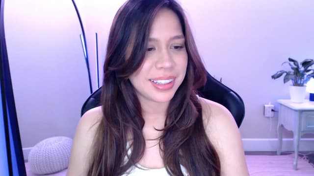 Gallery image thumbnail from Marie's myfreecams stream on, 05/02/2025, 23:53 image 5 of 20