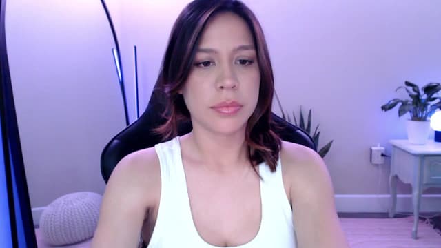 Gallery image thumbnail from Marie's myfreecams stream on, 05/02/2025, 23:53 image 7 of 20