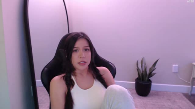 Gallery image thumbnail from Marie's myfreecams stream on, 03/26/2026, 24:42 image 6 of 20