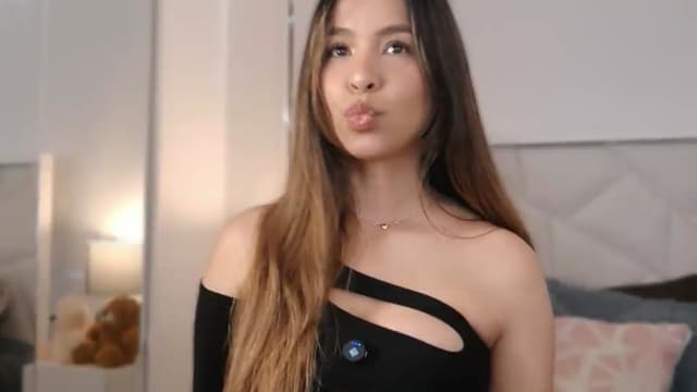 Gallery image thumbnail from Megui's myfreecams stream on, 06/02/2026, 13:24 image 9 of 20