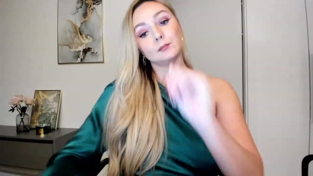 Gallery image thumbnail from Mi_Ha's myfreecams stream on, 11/21/2022, 14:48 image 4 of 20