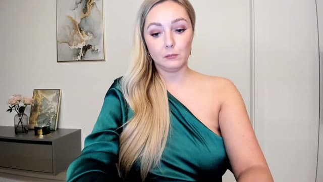 Gallery image thumbnail from Mi_Ha's myfreecams stream on, 11/21/2022, 16:34 image 20 of 20