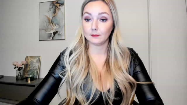 Gallery image thumbnail from Mi_Ha's myfreecams stream on, 11/22/2022, 17:29 image 2 of 20