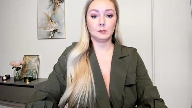 Gallery image thumbnail from Mi_Ha's myfreecams stream on, 11/23/2022, 16:23 image 9 of 20