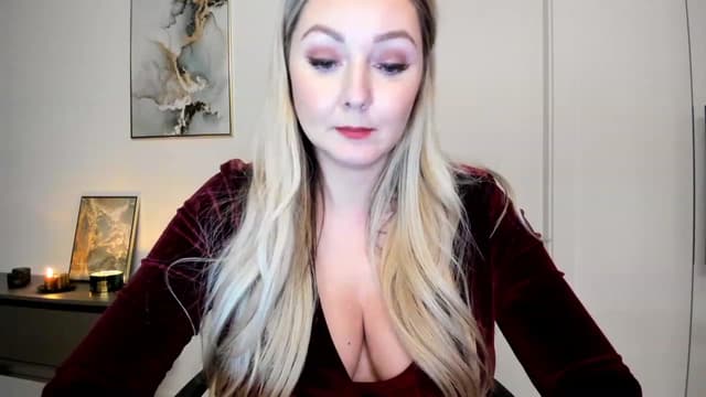 Gallery image thumbnail from Mi_Ha's myfreecams stream on, 11/27/2022, 15:57 image 7 of 20
