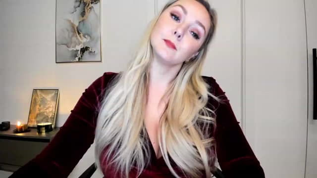 Gallery image thumbnail from Mi_Ha's myfreecams stream on, 11/27/2022, 15:57 image 11 of 20