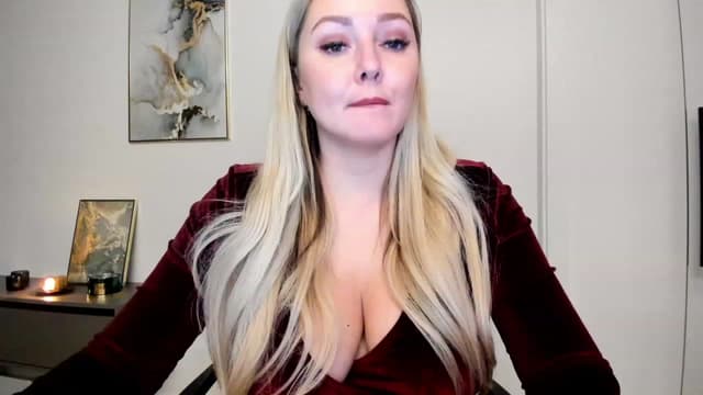 Gallery image thumbnail from Mi_Ha's myfreecams stream on, 11/27/2022, 23:30 image 9 of 20