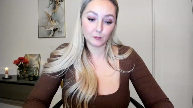 Gallery image thumbnail from Mi_Ha's myfreecams stream on, 11/29/2022, 17:14 image 10 of 20