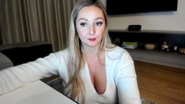 Gallery image thumbnail from Mi_Ha's myfreecams stream on, 11/30/2022, 23:04 image 14 of 20