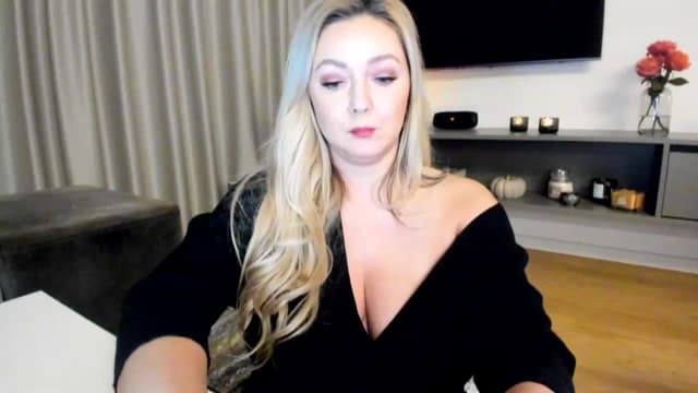 Gallery image thumbnail from Mi_Ha's myfreecams stream on, 12/01/2022, 15:37 image 5 of 20