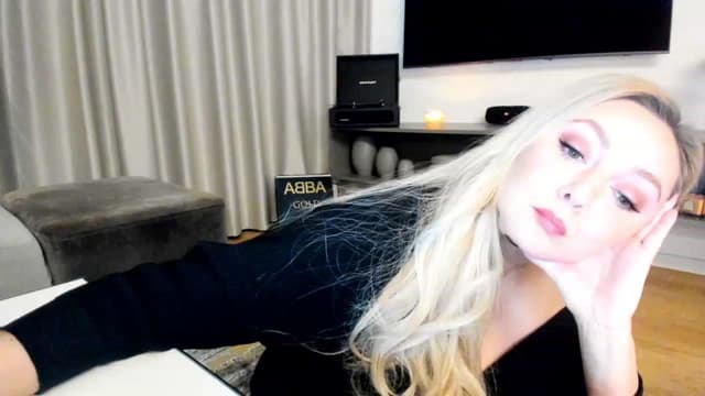 Gallery image thumbnail from Mi_Ha's myfreecams stream on, 12/01/2022, 15:55 image 15 of 20