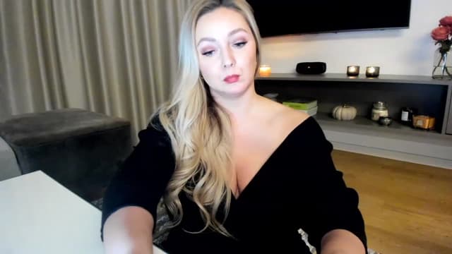 Gallery image thumbnail from Mi_Ha's myfreecams stream on, 12/01/2022, 16:52 image 3 of 20