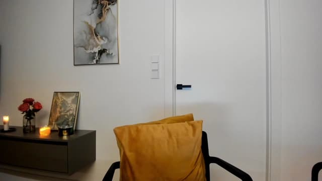 Gallery image thumbnail from Mi_Ha's myfreecams stream on, 12/02/2022, 16:08 image 4 of 20
