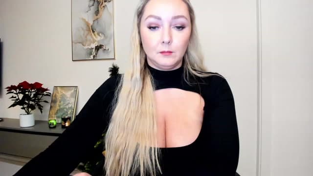 Gallery image thumbnail from Mi_Ha's myfreecams stream on, 12/05/2022, 15:30 image 6 of 20