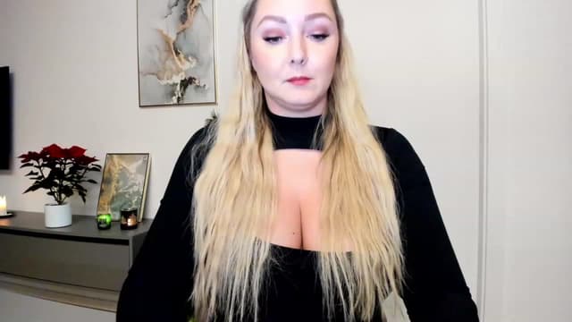 Gallery image thumbnail from Mi_Ha's myfreecams stream on, 12/05/2022, 15:30 image 1 of 20