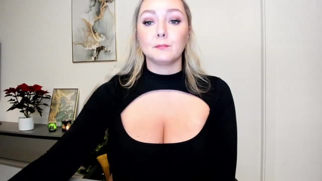 Gallery image thumbnail from Mi_Ha's myfreecams stream on, 12/05/2022, 15:30 image 14 of 20