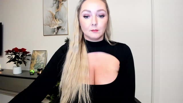 Gallery image thumbnail from Mi_Ha's myfreecams stream on, 12/05/2022, 15:30 image 3 of 20