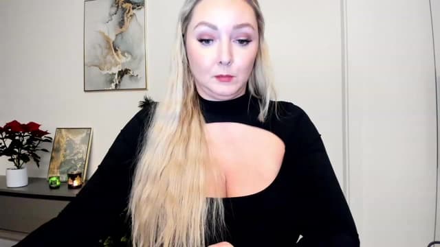 Gallery image thumbnail from Mi_Ha's myfreecams stream on, 12/05/2022, 16:15 image 18 of 20