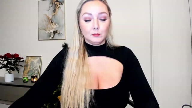 Gallery image thumbnail from Mi_Ha's myfreecams stream on, 12/05/2022, 16:15 image 9 of 20