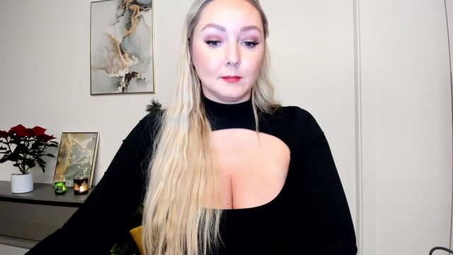 Gallery image thumbnail from Mi_Ha's myfreecams stream on, 12/05/2022, 16:15 image 5 of 20